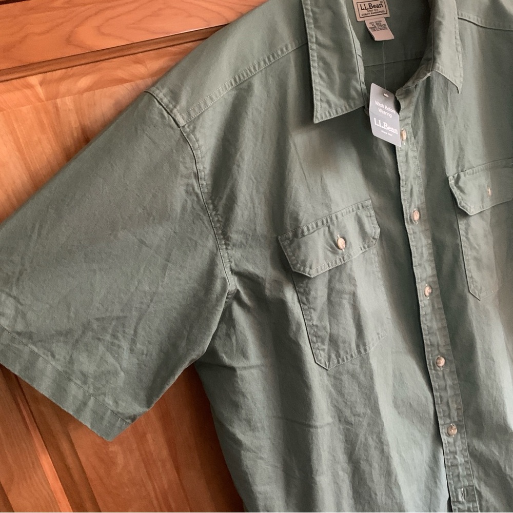 NWT Men’s XL Short-Sleeve Button-Down Shirt - Sage Green - Picture 4 of 4